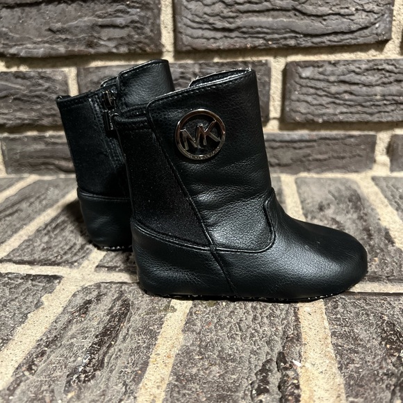 Michael Kors Boots (infants) - Picture 2 of 4